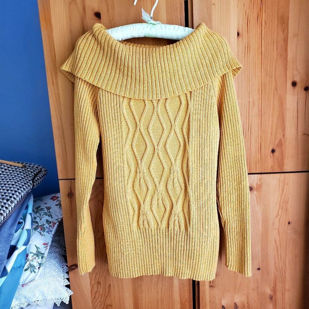 Style & Co Women's Yellow Cable Knit Sweater size petite large.